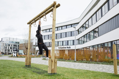 Image by Paul Michael Hughes Photography T 07790819111 UK E pmh@paulmichaelhughes.com W www.paulmichaelhughes.com Student on exercise bars