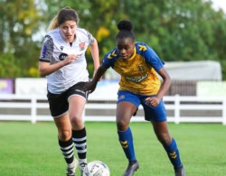 Photo of women footballers taken by Izzy Poles