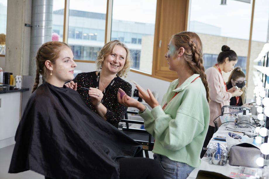 Hair, Make-Up and Prosthetics for Stage and Screen | UON